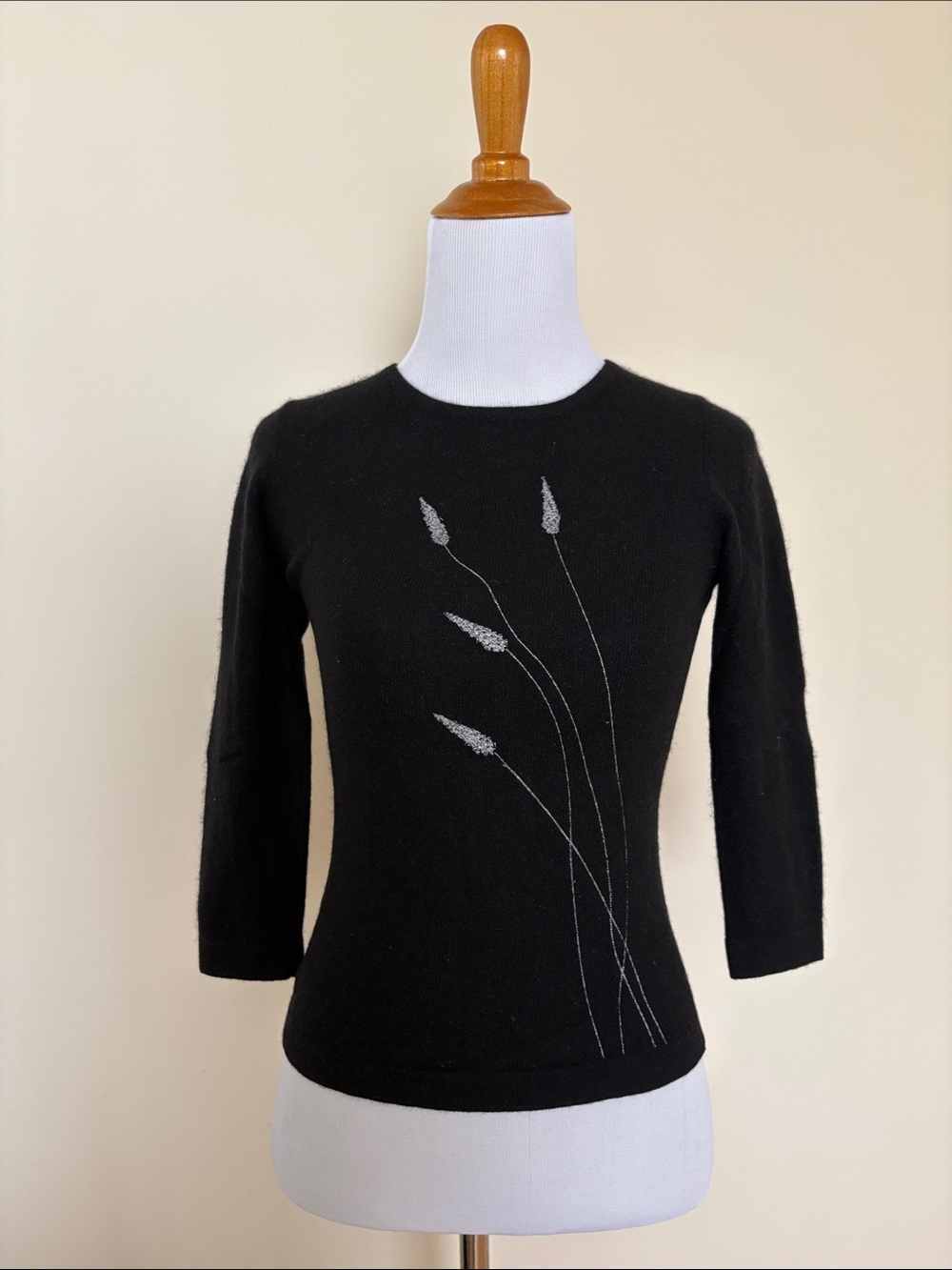BCBGMaxAzria Fitted Cashmere Crewneck Sweatshirt with Embroidered Desi